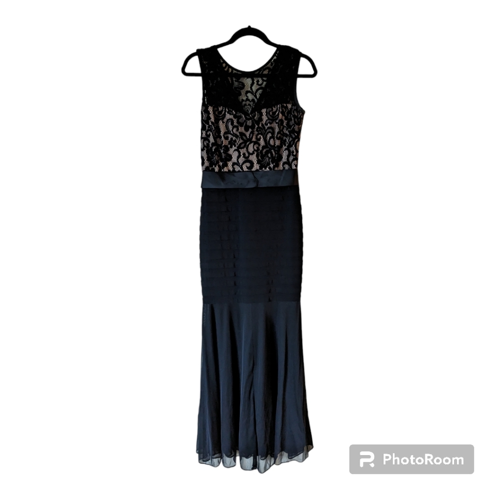 Long dress.  Mermaid style